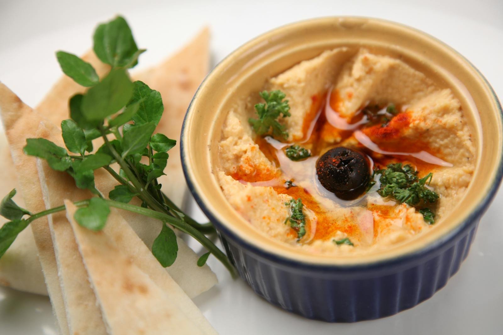 Hummus and mezze cold appetizer platter